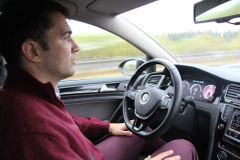 V Česku by mohl vzniknout testovací okruh pro auta bez řidiče. Ta by budoucnu mohla na dálnici D8