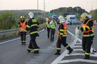 Hromadná nehoda náklaďáku a tří aut v Lišově zavřela hlavní tah na Jindřichův Hradec