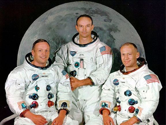 Posádka Apolla 11. Zleva velitel Neil Armstrong, velitel řídicího modulu Michael Collins a pilot lunárního modulu Buzz Aldrin.
