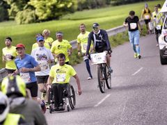 Zbyněk Sýkora "uběhl" na svém běžném vozíku téměř 21 km v čase 1 hodina 51 minut