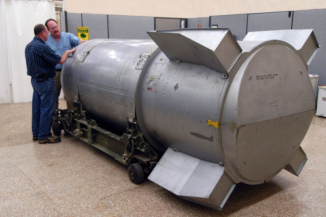Atomová bomba B53