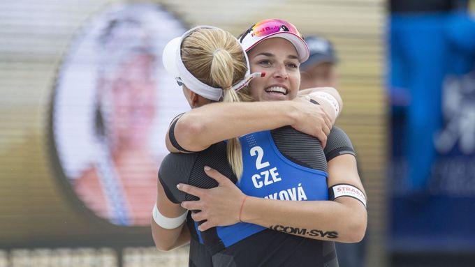 Ostrava Beach Open: Markéta Nausch Sluková a Barbora Hermannová (finále žen)