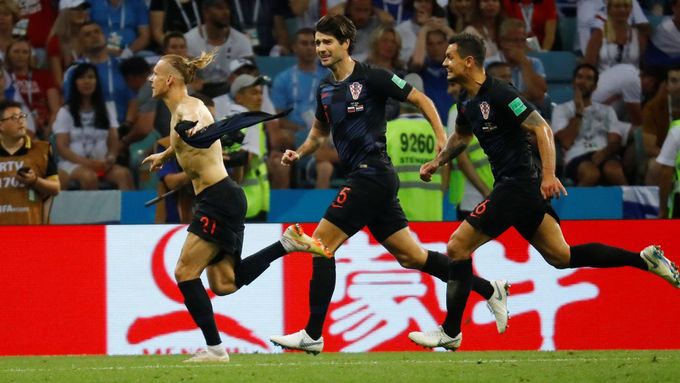 Domagoj Vida slaví gól v zápase Rusko - Chorvatsko na MS 2018
