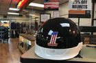 Vítejte v prodejně Harley-Davidson v Yorku v Pensylvánii. Na snímku je známé logo firmy ještě z dob, kdy byla jedničkou na americkém trhu.