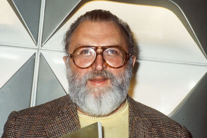 Italský režisér, scenárista a producent Sergio Leone v roce 1984.