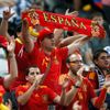 Fanoušci před semifinálovým utkáním Portugalska se Španělskem na Euru 2012.