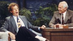 David Letterman mluví u Johnnyho Carsona o Jayi Lenovi. Podívejte se.