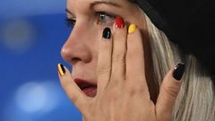 Smutná belgická fanynka po semifinále MS 2018 Francie - Belgie