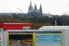 Praha slíbila odškodné za stavbu tunelu Blanka