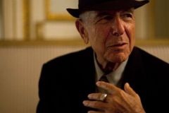 Leonard Cohen oslaví osmdesátku novým albem Popular Problems