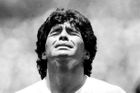 Černý den pro fotbal. Legendární Maradona zemřel na zástavu srdce