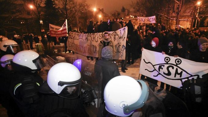 Polské Sopoty, 25. ledna. Demonstrace proti ACTA nakonec polské úřady od podpisu smlouvy neodradila.