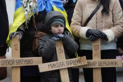 Na Ukrajině se dál umírá, tweetuje Tusk. Chce sankce