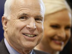 McCain potvrdil svou roli favorita