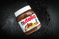 Nutella má po letech nové složení. Je světlejší, obsahuje více cukru a méně kakaa