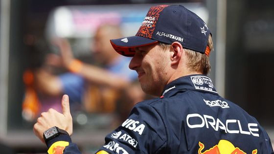 Max Verstappen z Red Bullu slaví triumf ve sprintu v rámci Velké ceny Belgie formule 1