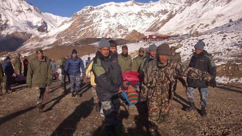 Trekaři v Himalájích nebývají dobře vybavení, říká horolezec