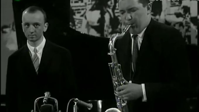 Záznam vystoupení Krzysztofa Komedy s Tomaszem Stańkem pochází z roku 1966.