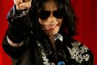 Král je mrtev, Michael Jackson podlehl zástavě srdce