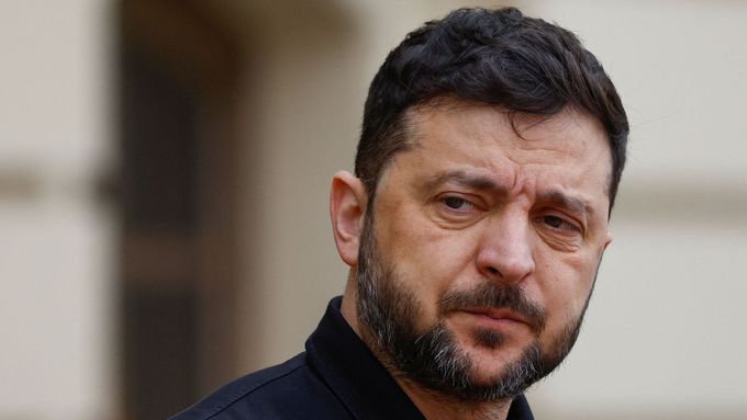 Pokud návrh 18. prosince neprojde, některé země už zvažují nouzové řešení v podobě společného dluhopisu, který by Ukrajině poskytl překlenovací úvěr.