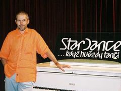 Průvodcem pořadu Star Dance bude Marek Eben