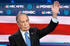 Bloomberg odstoupil z boje o Bílý dům, proti Trumpovi podpoří Bidena