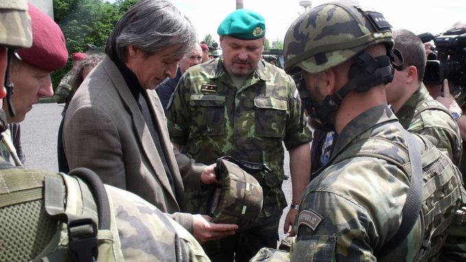Defense Minister Stropnicky during his inspection