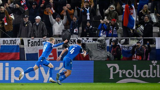 Tomáš Bobček slaví gól proti Severnímu Irsku.