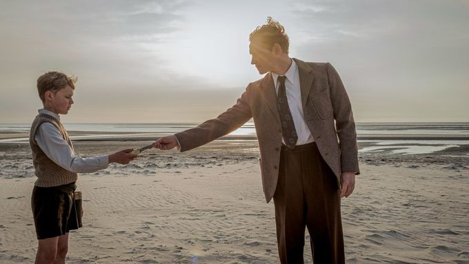 Z německého válečného dramatu Ostrov Amrum, který zahájí přehlídku německy mluvených filmů Das Filmfest.