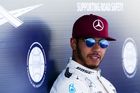 Vláda Mercedesu trvá. Hamilton vyhrál kvalifikaci v Barceloně před Rosbergem