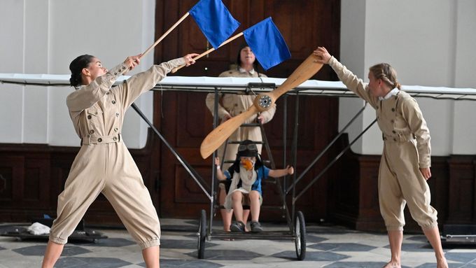 Tanec o nadšení z prvních letů. Ve Žďáru nad Sázavou začal festival KoresponDance