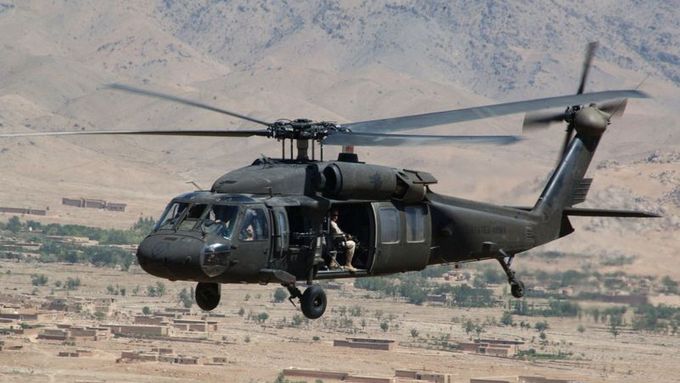 Helikoptéra UH-60 Black Hawk.