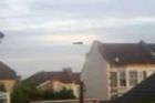 Video: UFO se vznášelo nad domy
