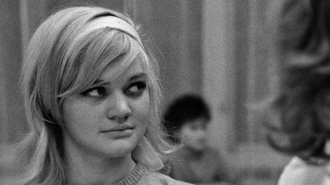 Hvězdu z Hany Brejchové udělala hlavní ženská role naivní blondýny Anduly ve snímku Miloše Formana Lásky jedné plavovlásky z roku 1965.