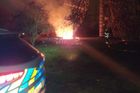 Foto: Nad ránem hořela pražská rozhledna Doubravka. Policie nevyloučila úmysl