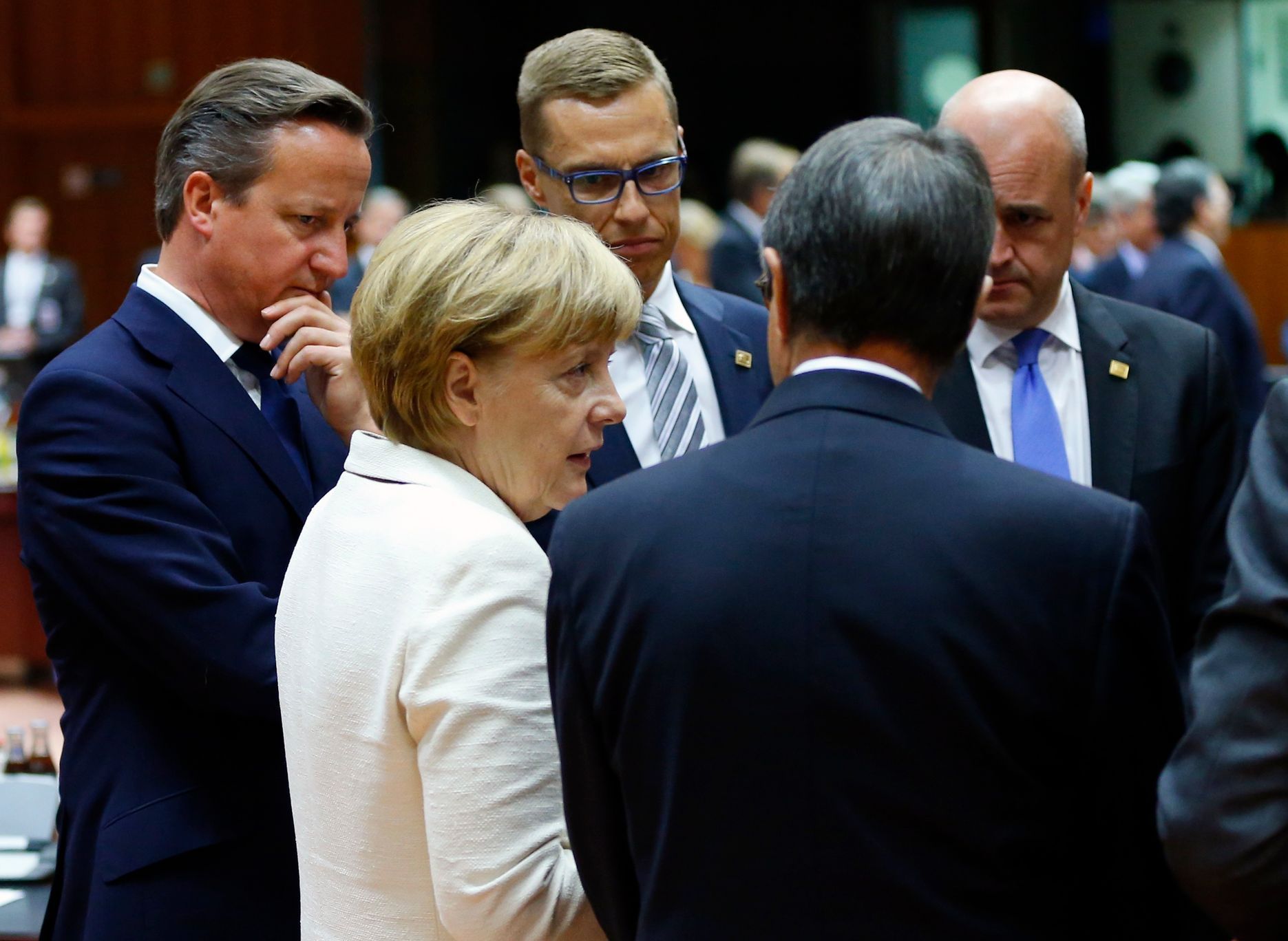 Summit EU - Merkelová, Cameron a další