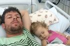 Otec podal umírající dceři marihuanu. Zatkla ho policie