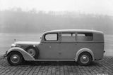 První provedení řady Superb se představilo v roce 1934 a neslo typové označení 640. Speciální sanitní vozy vyrobila firma Karosa z Prahy-Holešovic.