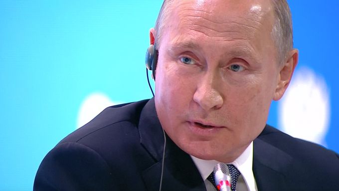 Putin bude naslouchat, co Vondráček šéfům horní a dolní komory Federálního shromáždění Ruské federace řekne.