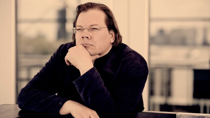 Alexander Vedernikov byl v letech 2001 až 2009 hudebním ředitelem Velkého divadla v Moskvě.