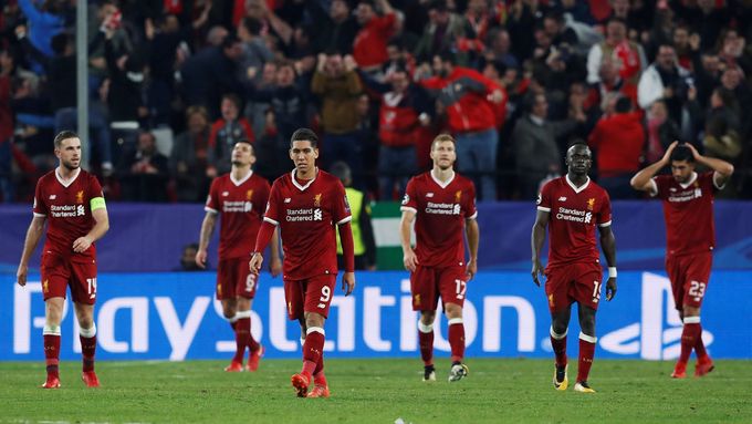 Liverpool vedl po poločase v Seville 3:0, ve druhé půli však náskok promrhal.