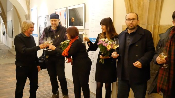 Video ze setkání fotografů ke 25 letům soutěže Czech Press Photo v Karolinu (omluvte sníženou kvalitu zvuku).