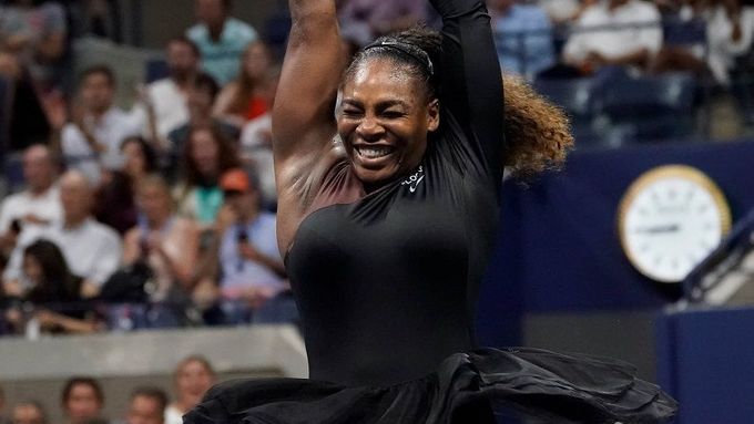 Serena v extázi a chladné podání rukou. Tak americká legenda přetlačila Plíškovou