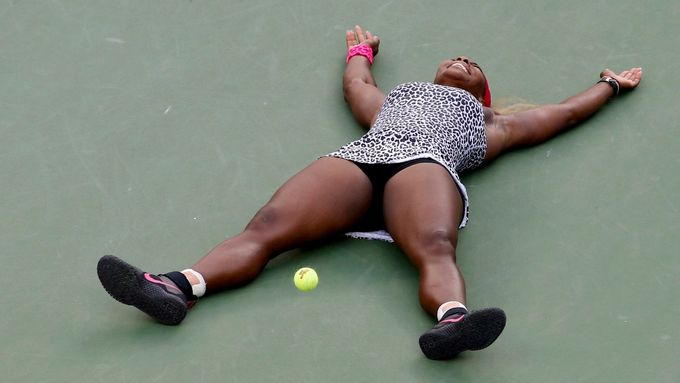 Šťastná vítězka. Serena Williamsová po mečbolu ve finále na US Open.