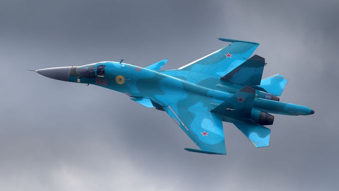Ruský stíhací bombardér Suchoj Su-34.
