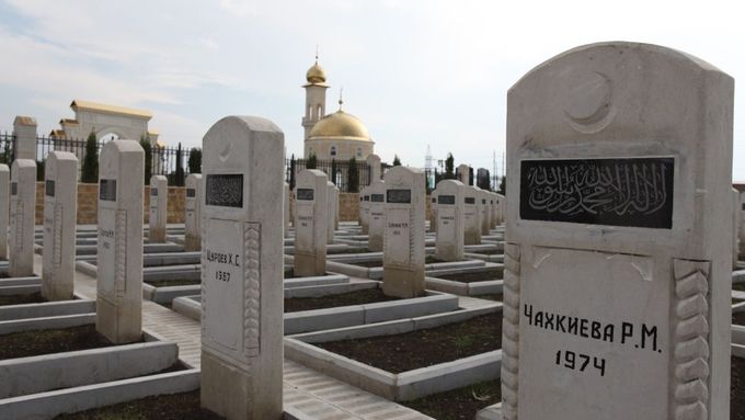 Hřbitov obětí konflitku mezi Ingušskem a Severní Osetií z roku 1992