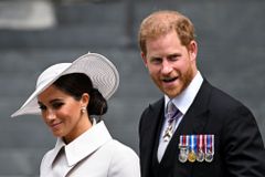 Princ Harry a Meghan přijíždí na návštěvu Nigérie. Navštíví válečné veterány