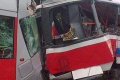 V Praze se srazily tramvaje, jedenáct zraněných