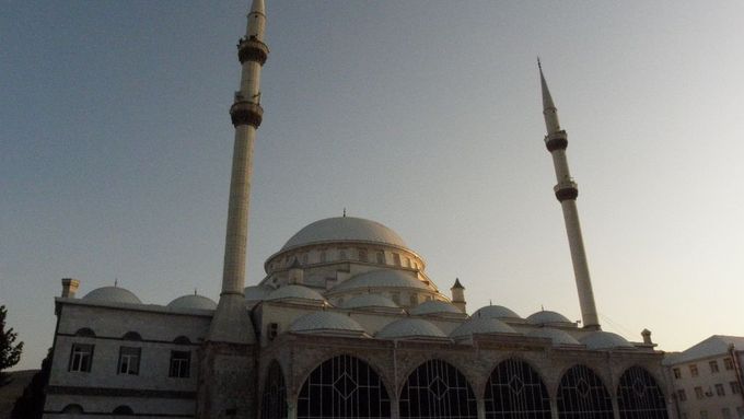 Hlavní mešita Machačkaly.