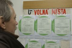 Bez práce je rekordní počet Čechů, nezaměstnanost roste